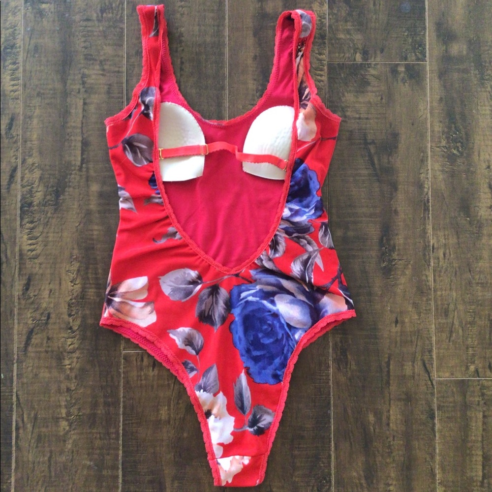 Floral Bodysuit - Picture 7 of 9